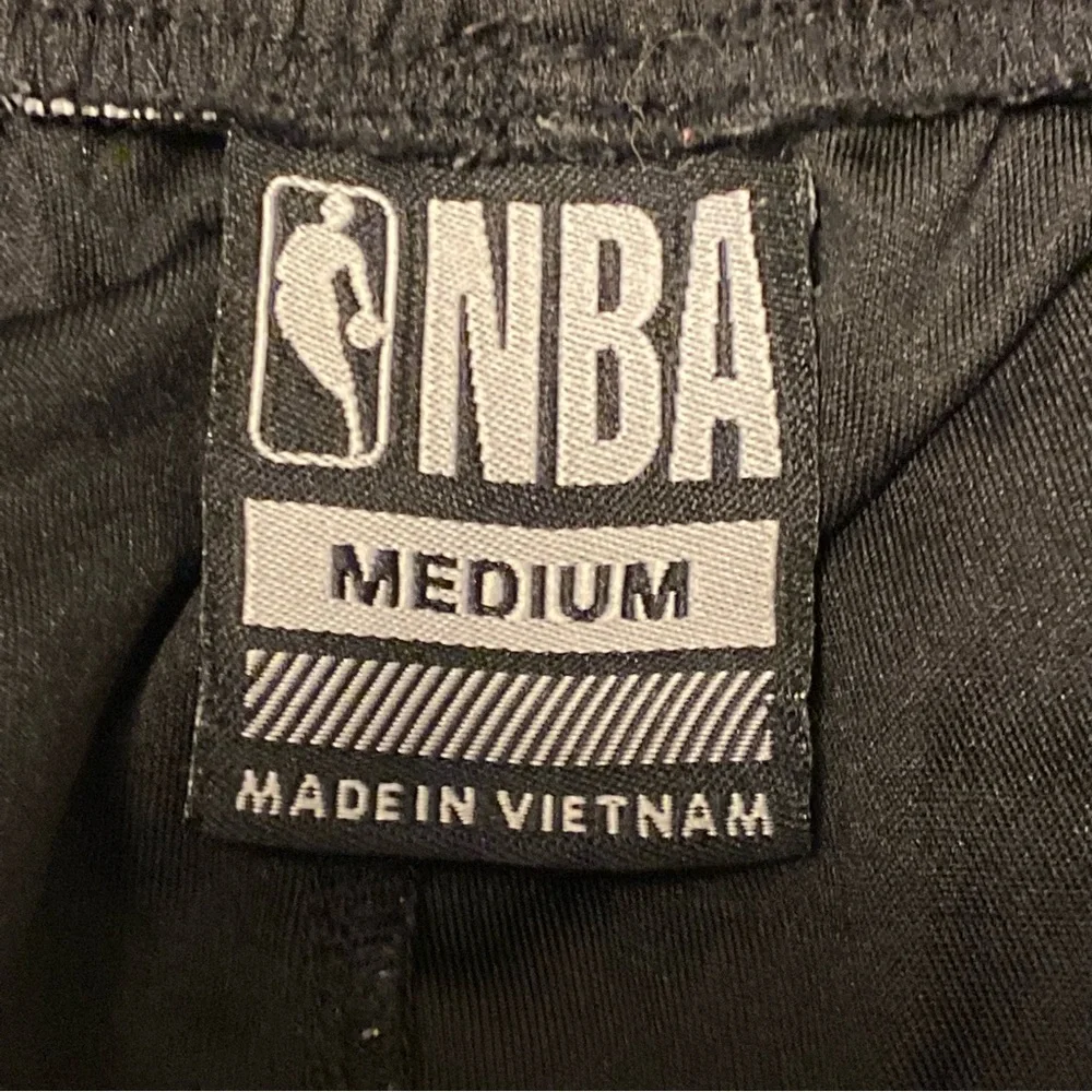 NBA Men's Black and Gray Shorts size‎ medium Basketball Workout Stretch Pull On